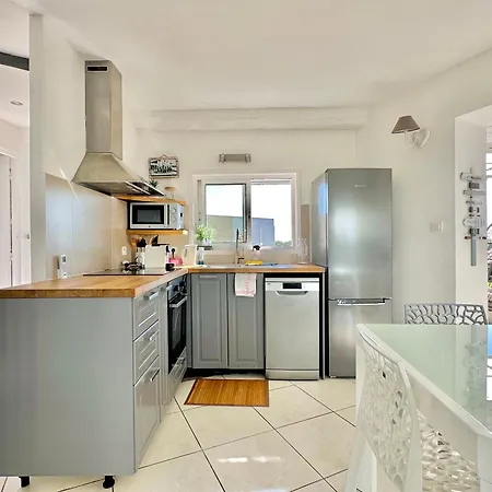 Villa 2 Pieces Vue Mer Plage A Pied Le Lavandou Exterior foto