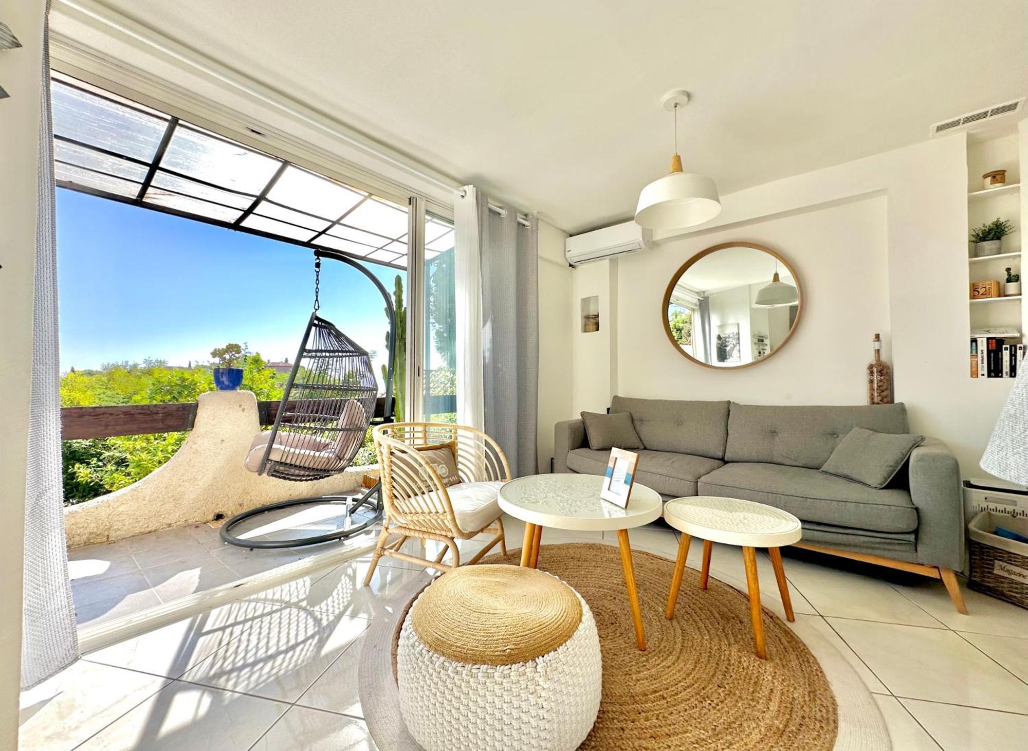 2 Pieces Vue A Pied Villa Le Lavandou