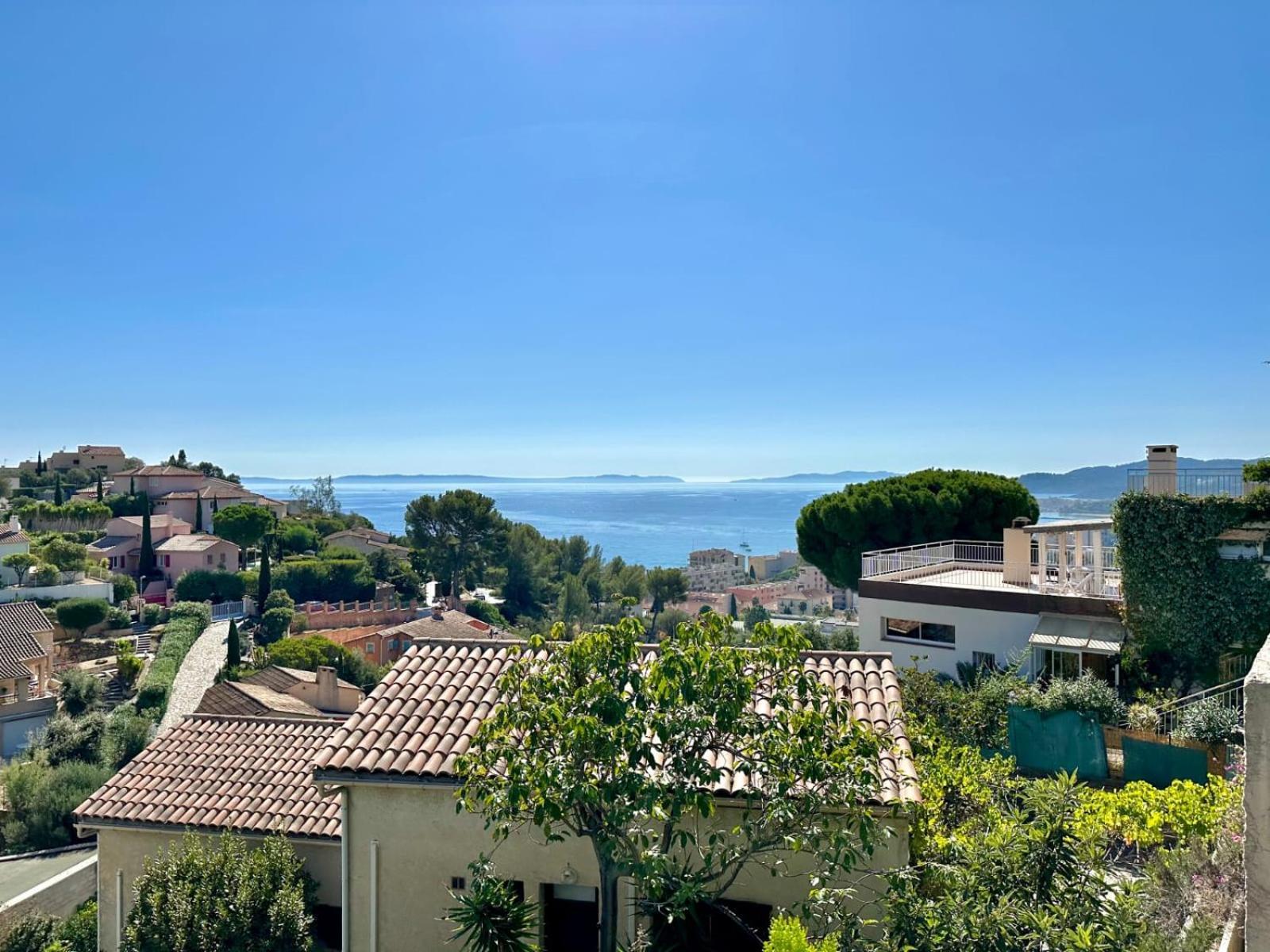 2 Pieces Vue A Pied Villa Le Lavandou